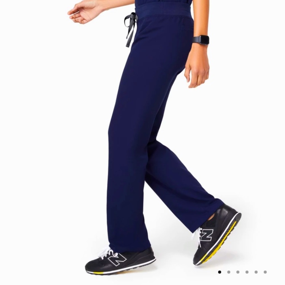 Like new Livingston navy Figs scrub pants